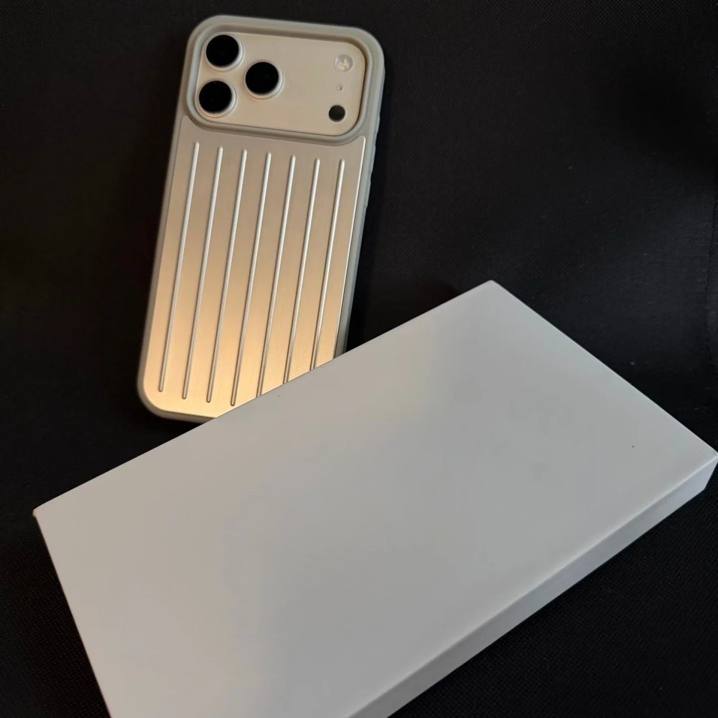 Robust Aluminum Protective Case – Minimalist & Reliable
